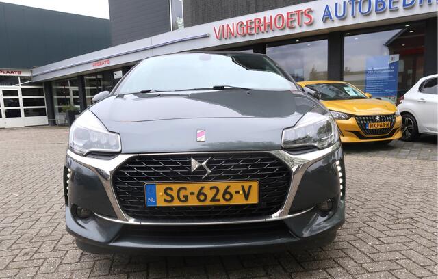 DS DS 3 110 Pk Benzine *** Performance Line *** Navigatie * Achteruitrij Parkeer Camera * Climate & Cruise Control * Apple Car Play * Vingerhoets: Vierde Generatie Eersteklas Service !
