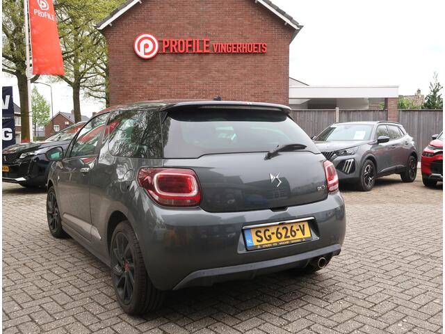 DS DS 3 110 Pk Benzine *** Performance Line *** Navigatie * Achteruitrij Parkeer Camera * Climate & Cruise Control * Apple Car Play * Vingerhoets: Vierde Generatie Eersteklas Service !