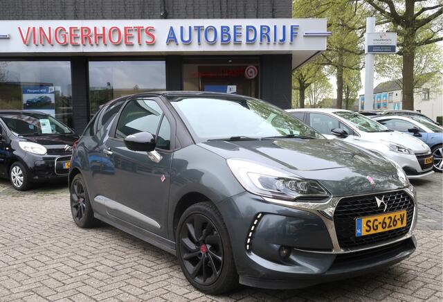 DS DS 3 110 Pk Benzine *** Performance Line *** Navigatie * Achteruitrij Parkeer Camera * Climate & Cruise Control * Apple Car Play * Vingerhoets: Vierde Generatie Eersteklas Service !