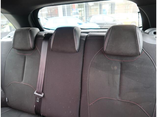 DS DS 3 110 Pk Benzine *** Performance Line *** Navigatie * Achteruitrij Parkeer Camera * Climate & Cruise Control * Apple Car Play * Vingerhoets: Vierde Generatie Eersteklas Service !