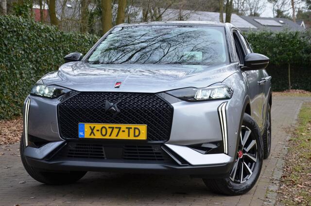 DS DS 3 1.2 PureTech Performance Line Navi/Pdc/Ecc/Stoelverwarming/Cruise control adaptief met Stop&Go en stuurhulp/Achteruitrijcamera/Velours/alcantara bekleding