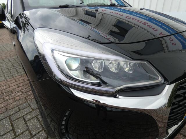 DS DS 3 1.2 PT PERFORMANCE LINE Automaat,Navi,Camera,Led