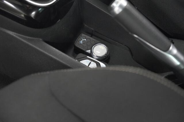 DS DS 3 PureTech 110 So Chic | Camera | Navigatie | Parkeersensoren | Climate Control