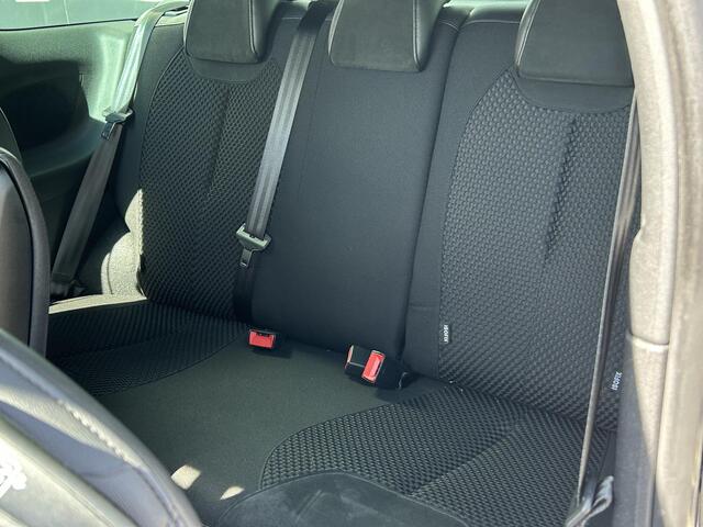 DS DS 3 1.2 PureTech So Chic - Navigatie - Achteruitrij camera - Climate control - Trekhaak