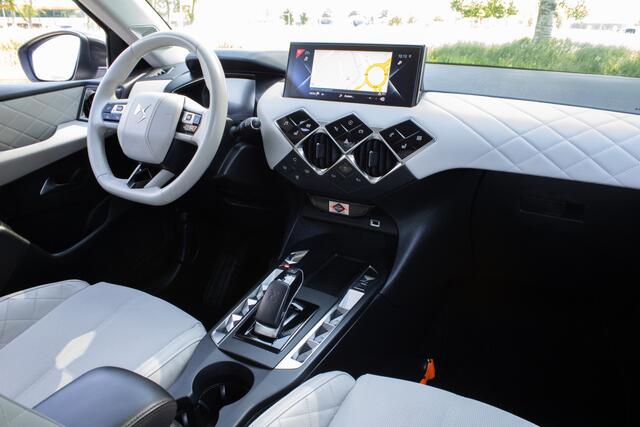 DS DS 3 CROSSBACK E-Tense La Premiere 50 kWh Head up/ Stoelverwarming/ Carplay/ Navigatie/ Full led/ Leer/ Blindspot/ Camera