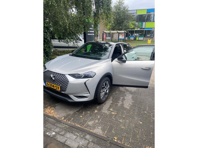 DS DS 3 CROSSBACK E-Tense So Chic 50 kWh | Lederen Bekleding | Head Up Display | Zwart dak | Wordt verwacht