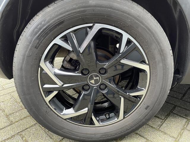 DS DS 3 CROSSBACK 100pk Performance Line (Stoelverwarming - Camera - Automatische Airco - Head up - Navigatie - Apple Carplay - Keyless Start)