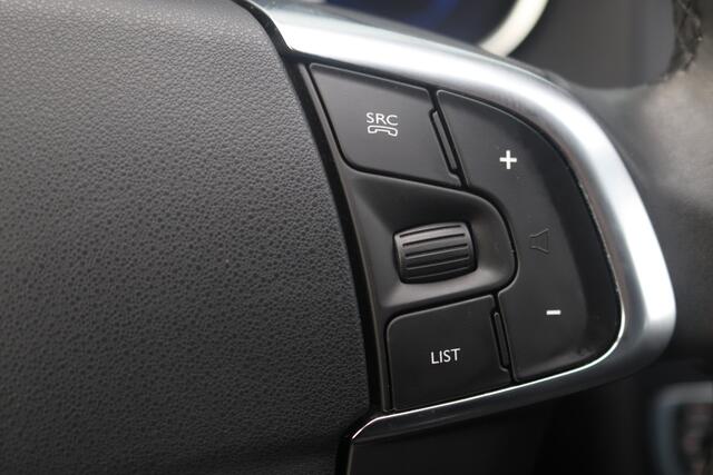 DS DS 4 BWJ 2017 1.2 131 PK Chic LED / HALF LEDER ALCANTARA / CLIMA / CRUISE / NAVI / CAMERA / XENON