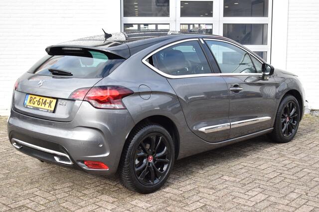 DS DS 4 PureTech 130 Performance Line Navi | Airco | Trekhaak | 4 Seizoenenbanden | + Aanhanger gewicht 1450 kg | Zeer Compleet