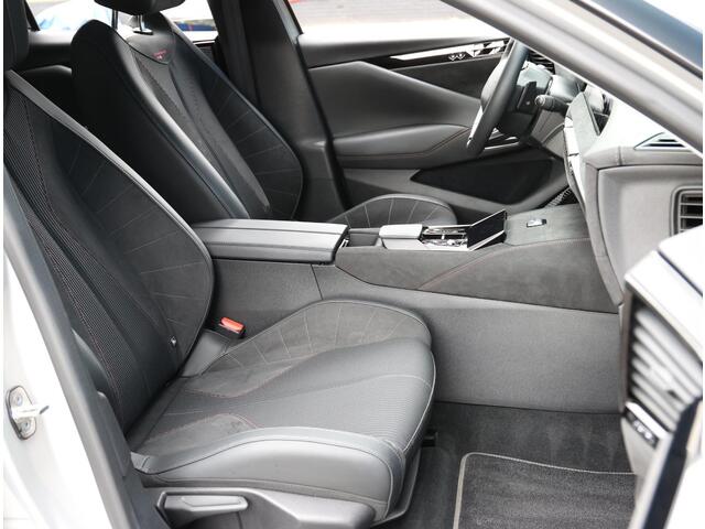DS DS 4 E-Tense 225PK Performance Line+ | AppleCarPlay/AndroidAuto | Navigatie | Climate Control | Adaptief Cruise Control | 19"LMV | 360'Camera | Alcantara/Leer | Keyless | Head-Up Display | TwoTone | Electrische klep | Privacy Glass |