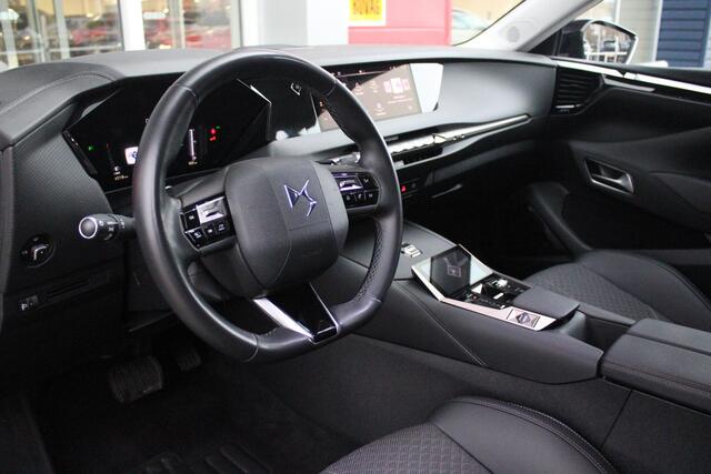 DS DS 4 1.2 130PK AUTOMAAT TROCADERO | HEAD UP DISPLAY | DODEHOEK DETECTIE | NAVIGATIE | DRAADLOZE APPLE CARPLAY/ANDROID AUTO | LED KOPLAMPEN | ACHTERUITRIJ CAMERA | 19" LICHTMETALEN VELGEN BLACK | ADAPTIVE CRUISE CONTROL | KEYLESS ENTRY/START |