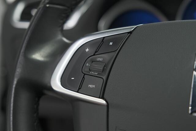 DS DS 4 PureTech 130 Performance Line | Camera | Dodehoekdetectie | Stoelmassage | Apple Carplay