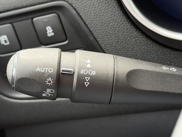 DS DS 4 BWJ 2017 1.2 131 PK Chic | CLIMA | CRUISE | NAVI | CAMERA | APPLE CARP. | LEDER-ALCANTARA | PRIV. GLASS | MULTIFUNCT. STUUR