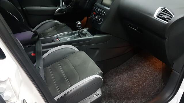 DS DS 4 CROSSBACK 1.2 PureTech 130 Clima-Cruise-Navi-Camera-Keyless-Trekhaak-Winterset