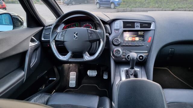 DS DS 5 1.6 THP Performance Line Met afneembara trekhaak