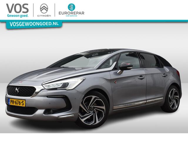 DS DS 5 THP 165pk Performance Line Automaat | Navigatiesysteem | Apple Carplay & Android Auto | Airco ECC | Afneembare Trekhaak (max aanhangergewicht 1400kg!) | Achteruitrijcamera | Parkeersensoren voor en achter | Dodehoek Detectie | Keyless | Panoramische panee