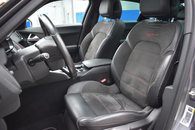 DS DS 5 THP 165pk Performance Line Automaat | Navigatiesysteem | Apple Carplay & Android Auto | Airco ECC | Afneembare Trekhaak (max aanhangergewicht 1400kg!) | Achteruitrijcamera | Parkeersensoren voor en achter | Dodehoek Detectie | Keyless | Panoramische panee