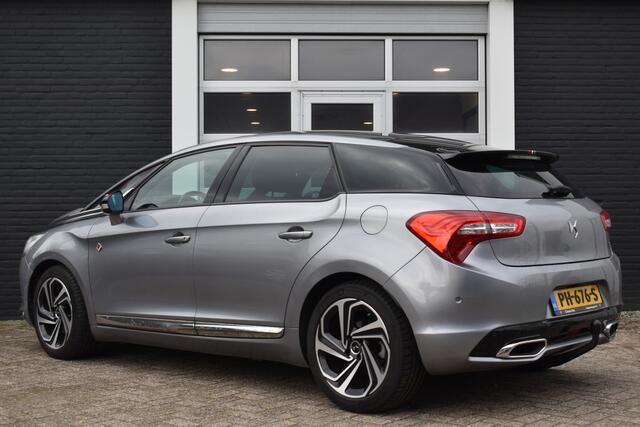 DS DS 5 THP 165pk Performance Line Automaat | Navigatiesysteem | Apple Carplay & Android Auto | Airco ECC | Afneembare Trekhaak (max aanhangergewicht 1400kg!) | Achteruitrijcamera | Parkeersensoren voor en achter | Dodehoek Detectie | Keyless | Panoramische panee