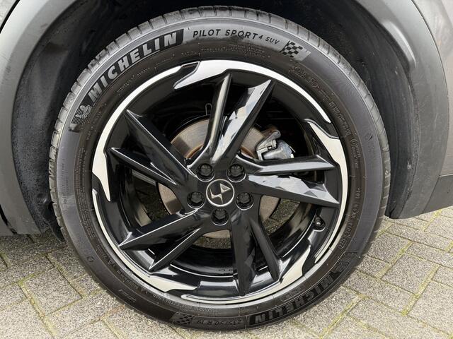 DS DS 7 Crossback 300pk 4x4 Executive (Trekhaak - Elektrische klep - Camera - Adaptieve Cruise Controle - Keyless Entry - DS LED - Navigatie)