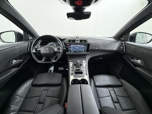 DS DS 7 Crossback Hybrid 300 4x4 Night Vision Lederen Massagestoelen PanoramaSchuifdak Adap.Cruise FOCAL Electra® Trekhaak Memory 360°Camera Apple Carplay Android Auto E-Tense Be Chic Active Scan Suspension Elek.Stoelen+Verwarmd Elek.Achterklep Lane Assist Voorruitverwarmi