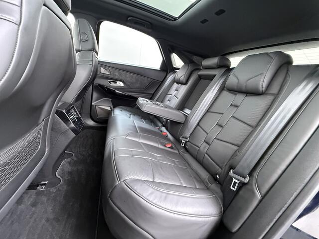 DS DS 7 Crossback Hybrid 300 4x4 Night Vision Lederen Massagestoelen PanoramaSchuifdak Adap.Cruise FOCAL Electra® Trekhaak Memory 360°Camera Apple Carplay Android Auto E-Tense Be Chic Active Scan Suspension Elek.Stoelen+Verwarmd Elek.Achterklep Lane Assist Voorruitverwarmi
