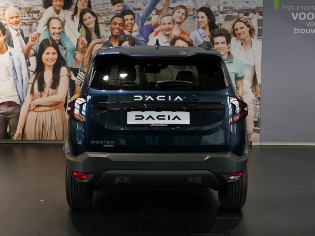 Dacia Bigster 1.8 Hybrid 155 Journey *NIEUW* *Incl. Pack Winter & Assist!* - Dodehoek, sensor v+a, 360 camera, stuur + voorruit + stoelverwarming