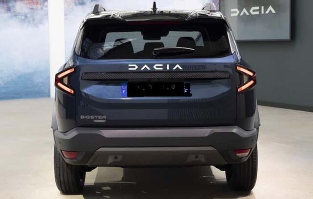 Dacia Bigster 1.8 Hybrid 155 Extreme PANORAMA DAK/ PACK WINTER/ PACK ASSIST/ ELEC.BED. ACHTERKLEP/ ETC.... RIJKLAAR!