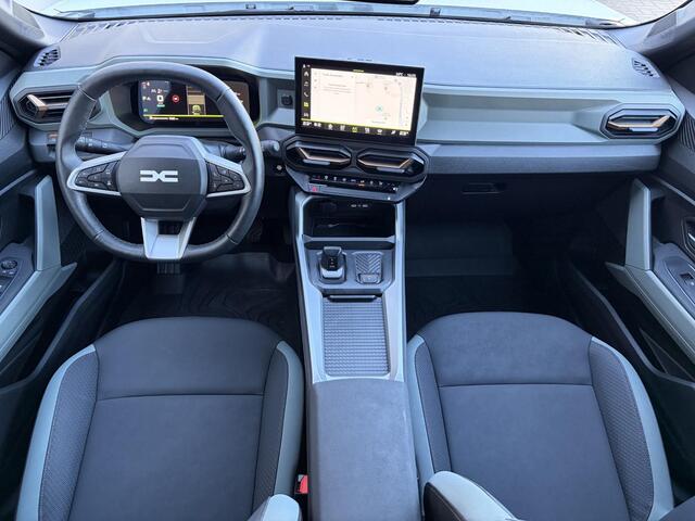 Dacia Bigster 1.8 Hybrid 155 Extreme / Fabrieksgarantie tot 06-2028 / Glazen Schuif- en Kanteldak / Stoel, Stuur & Voorruit Verwarming / Elektrische Achterklep / Adaptief Cruise Control / Apple Carplay & Android Auto / Climate Control / Achteruitrijcamera /