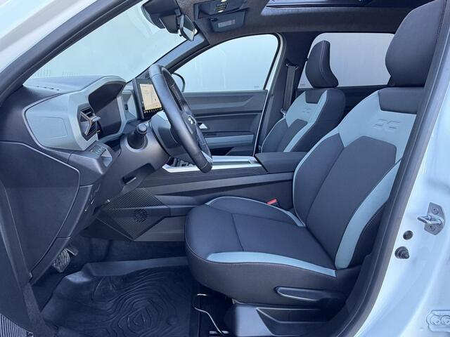 Dacia Bigster 1.8 Hybrid 155 Extreme / Fabrieksgarantie tot 06-2028 / Glazen Schuif- en Kanteldak / Stoel, Stuur & Voorruit Verwarming / Elektrische Achterklep / Adaptief Cruise Control / Apple Carplay & Android Auto / Climate Control / Achteruitrijcamera /