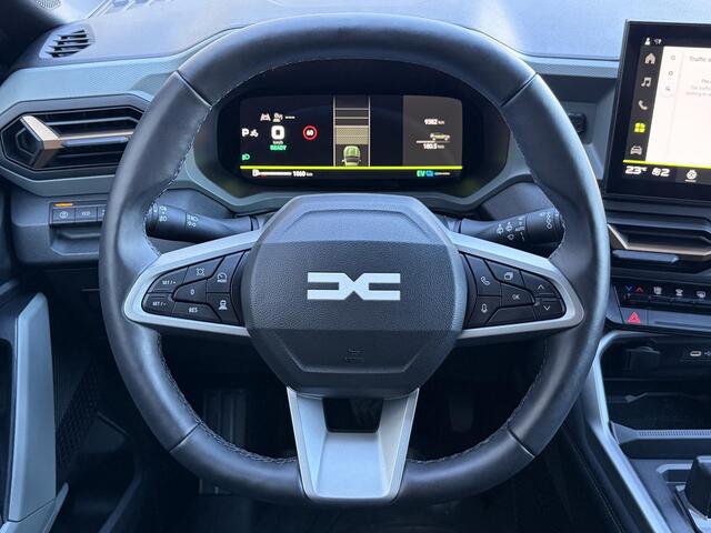 Dacia Bigster 1.8 Hybrid 155 Extreme / Fabrieksgarantie tot 06-2028 / Glazen Schuif- en Kanteldak / Stoel, Stuur & Voorruit Verwarming / Elektrische Achterklep / Adaptief Cruise Control / Apple Carplay & Android Auto / Climate Control / Achteruitrijcamera /