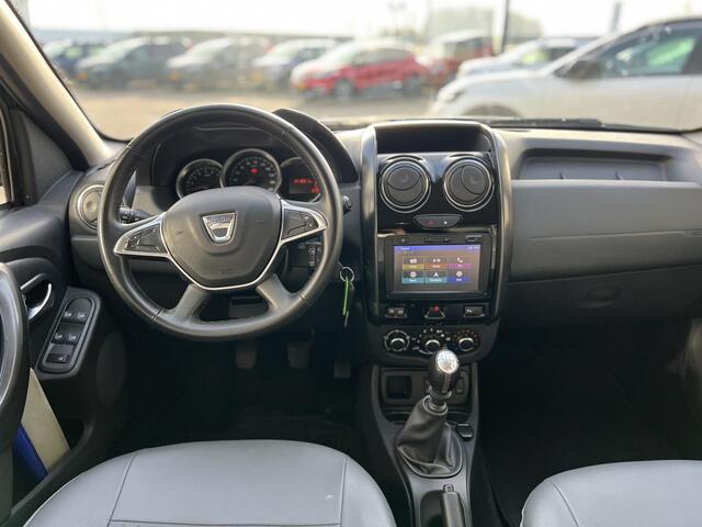 Dacia DUSTER 1.2 TCe 125 Lauréate | Trekhaak | Navigatie | Achteruitrijcamera |