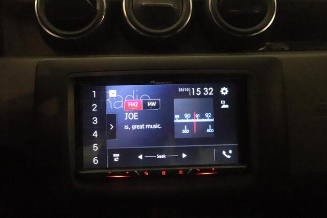 Dacia DUSTER 1.0 TCe 100 Essential | Airco | Trekhaak | Apple CarPlay / Android Auto Navigatie |