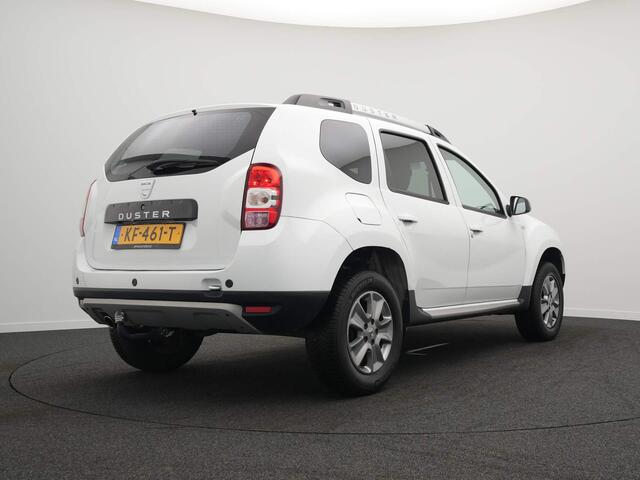 Dacia DUSTER TCe 125 Lauréate - All seasonbanden - Trekhaak