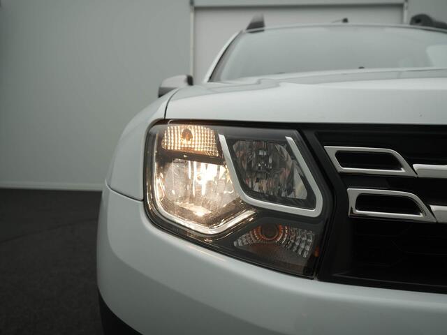 Dacia DUSTER TCe 125 Lauréate - All seasonbanden - Trekhaak