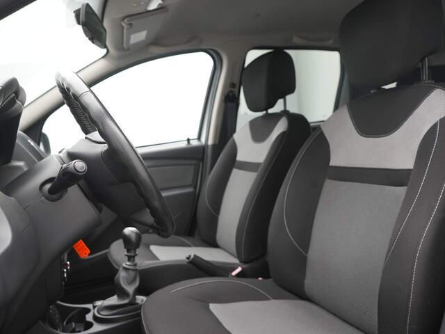 Dacia DUSTER TCe 125 Lauréate - All seasonbanden - Trekhaak