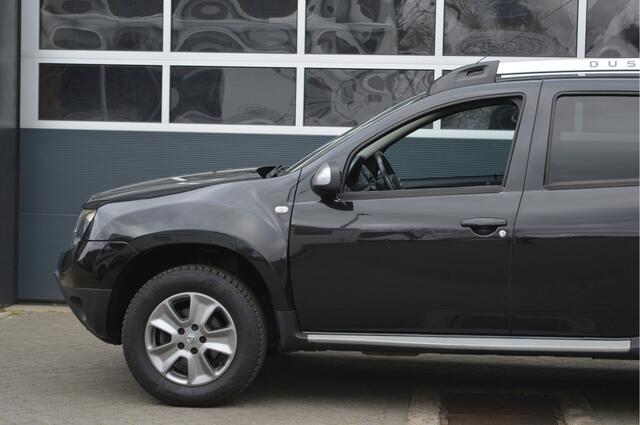 Dacia DUSTER 1.2 TCe 4x4 Lauréate | Nieuwe ketting/Airco/Trekhaak | Met 12 maanden Bovag garantie!