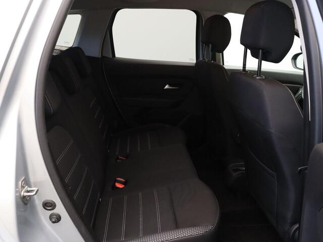 Dacia DUSTER TCe 130pk Prestige | Trekhaak | Dodehoek | Achteruitrijcamera | Navigatie |