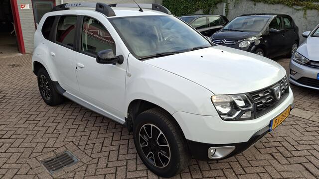 Dacia DUSTER 1.2 TCE 4x2 Blackshadow Leder, Navigatie, Camera