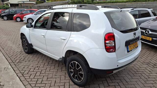 Dacia DUSTER 1.2 TCE 4x2 Blackshadow Leder, Navigatie, Camera
