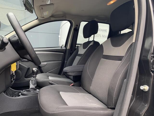 Dacia DUSTER 1.2 TCe 4x2 Blackshadow | Bochane onderhouden |