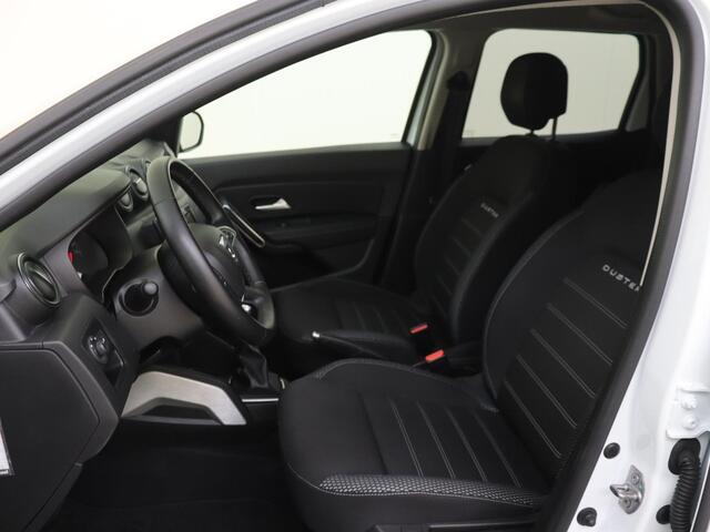 Dacia DUSTER 1.0 TCe Prestige |Navigatie |Achteruitrijcamera |Privacy Glass | Parkeersensoren Achter | Cruise Control | Bluetooth Carkit | LM Velgen |