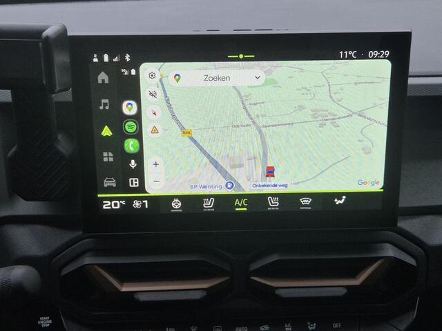 Dacia DUSTER 1.6 Hybrid 140 Extreme Automaat / Pack winter / Navigatie via Apple Carplay of Android Auto / Stuur-, Stoel en Voorruitverwarming / Achteruitrijcamera / Cruise control / Keyless Entry/Start / Climate control /