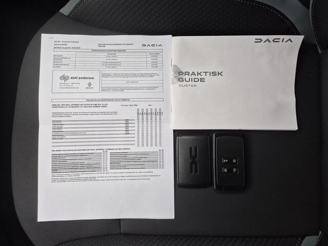 Dacia DUSTER 1.6 Hybrid 140 Extreme Automaat / Pack winter / Navigatie via Apple Carplay of Android Auto / Stuur-, Stoel en Voorruitverwarming / Achteruitrijcamera / Cruise control / Keyless Entry/Start / Climate control /