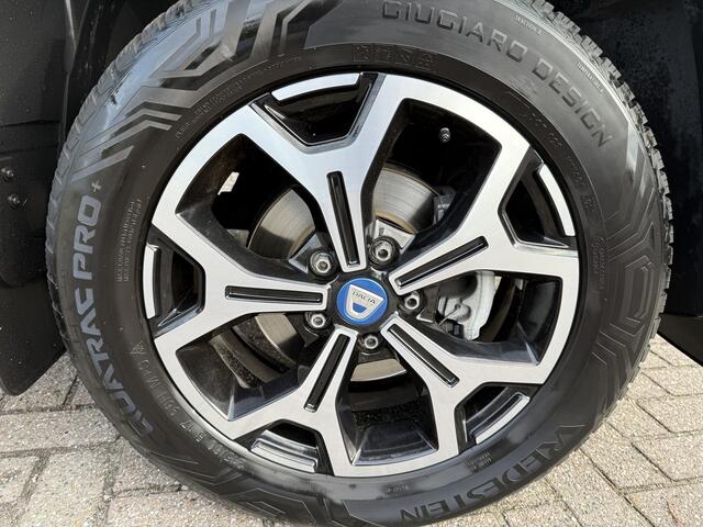 Dacia DUSTER 1.3 TCe 150pk Serie Limitee 15th Anniversary Trekhaak, 360 camera
