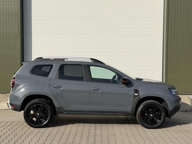Dacia DUSTER 1.3 TCe 150 Journey / Navi / Camera / Clima / Trekhaak / Keyless / Carplay / 17" Lm Velgen / Stioelverwarming