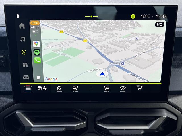 Dacia DUSTER 1.6 Hybrid 140 Expression Automaat / Dealer onderhouden / Pack Winter / Stuur- en stoelverwarming / Navigatie via Apple Carplay Android / Achteruitrijcamera / 17" LM wielen /