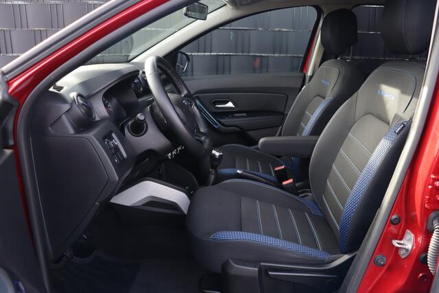 Dacia DUSTER 1.0 TCe Bi-Fuel Serie Limitee 15th Anniversary | Camera | Navigatie | Climate Control | Trekhaak