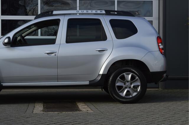 Dacia DUSTER 1.2 TCe 4x2 Lauréate | PDC/Airco/Trekhaak | 12 maanden garantie!