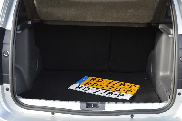 Dacia DUSTER 1.2 TCe 4x2 Lauréate | PDC/Airco/Trekhaak | 12 maanden garantie!