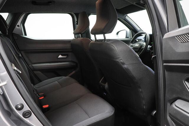Dacia DUSTER 1.2 TCe 130 mild hybrid Expression | STOELVERWARMING | NAVIGATIE | DAB | APPLE | CAMERA